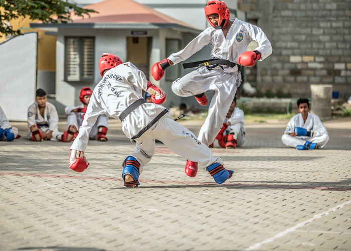 Taekwondo-Uniforms-wear-fighters-action